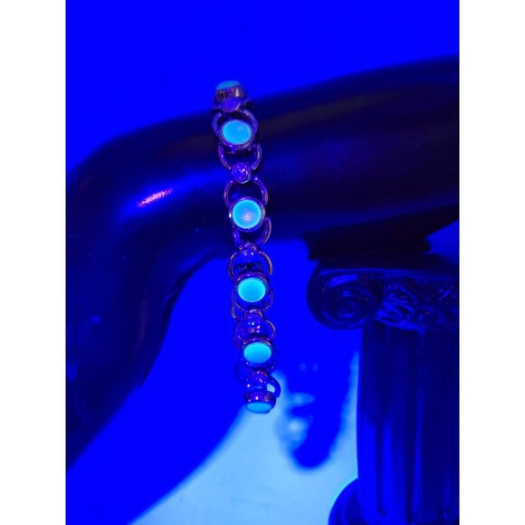 Vintage Uranium Glass Bracelet Glows under UV Gold Tone Link Design - Picture 3 of 6